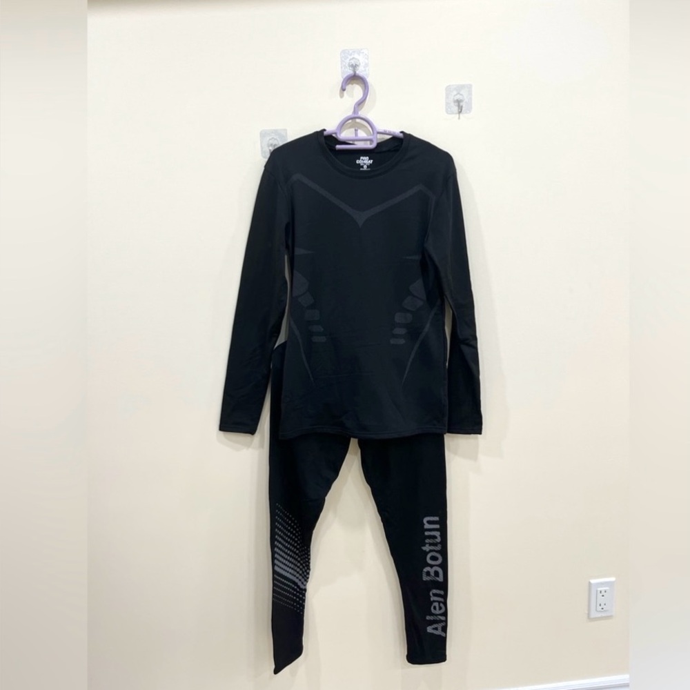 Sports Base Ware Long Sleeve Top and Pants Set 2Pcs for Men or youths.